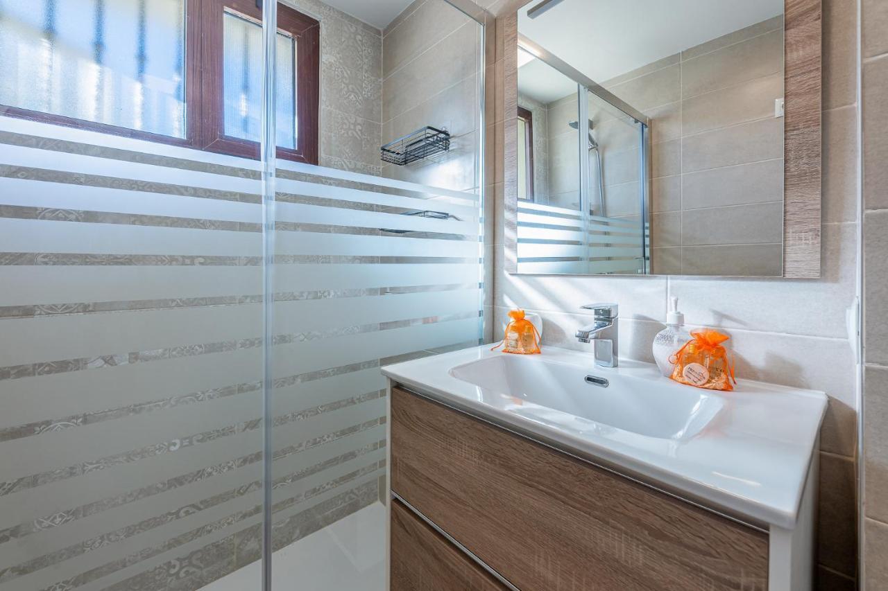 797 Holiday Rentals- Apartamento En Aloha Playa Frente Al Mar Benalmádena Kültér fotó